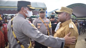 Gabungan TNI-Polri amankan ibadah di Distrik Kamu