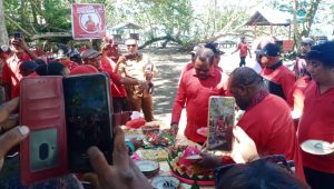 DPC PDI Perjuangan Nabire peringati HUT Ke-49