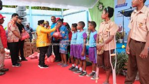 Pemprov Papua Tengah salurkan bansos bagi Warga kurang mampu