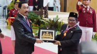 Ribka Haluk terima penghargaan Kartika Pamong Praja Madya\