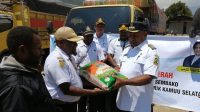 Pemkab Dogiyai beri bantuan Sembako kepada warga korban Banjir di dua Distrik