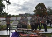 Polwan Polda Papua Tengah dan Polres Nabire ziarah ke TMP