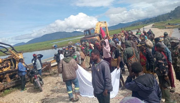 Masyarakat Paniai Tolak Pendropan Militer di Distrik Ekadide