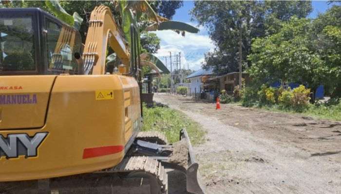 59 Tahun Kabupaten Nabire, Jalan di Sekitar Kantor Lurah Kalibobo Tak Diaspal