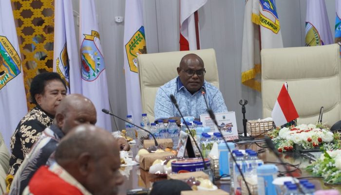 Respons Konflik di Kapiraya, Gubernur Nawipa : Proses Damai Berjalan, Jangan Terprovokasi