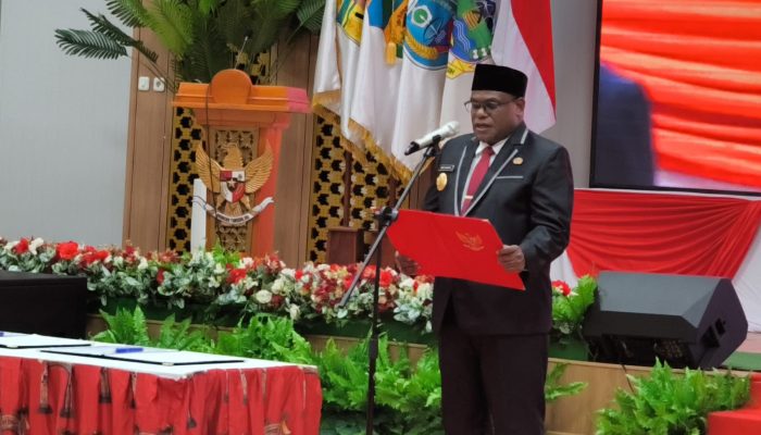 Lantik Sejumlah Pejabat, Gubernur Nawipa Ajak Aparatur Kerja Cerdas dan Jujur demi Kemajuan Daerah