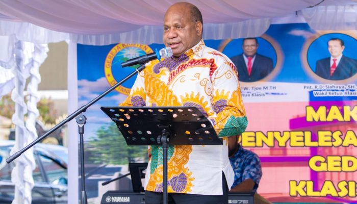 Gubernur Fakhiri Dukung Pembangunan Kantor Klasis Port Numbay dengan Bantuan Rp3 Miliar