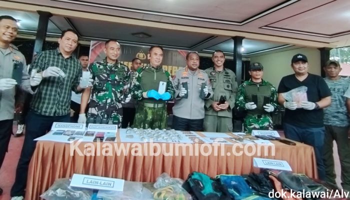 Aparat Amankan 561 Amunisi dan Uang Tunai Rp 79,9 Juta Setelah Kuasai Kamp KKB AK