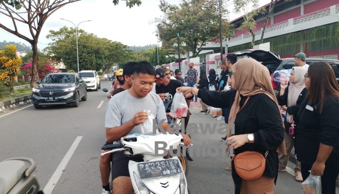 Kepala RRI Nabire Bangga, Teman Non-Muslim Usul Pembagian Takjil