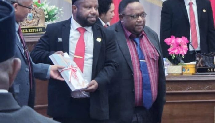 Pemprov Serahkan LKPJ TA 2025 ke DPR Papua Tengah