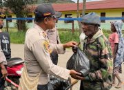 ‎Polda Papua Tengah Salurkan Kebutuhan Pokok kepada Warga Dogiyai