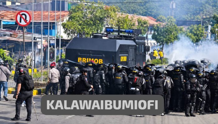 Polisi Bubarkan Aksi Mahasiswa di Jayapura Menggunakan Gas Air Mata