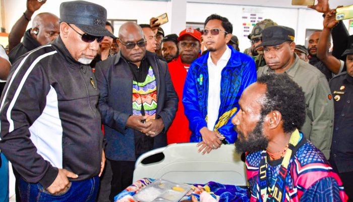 Kutuk Penembakan Warga Sipil di Puncak, Gubernur Meki : Aparat Harus Bertindak Presisi