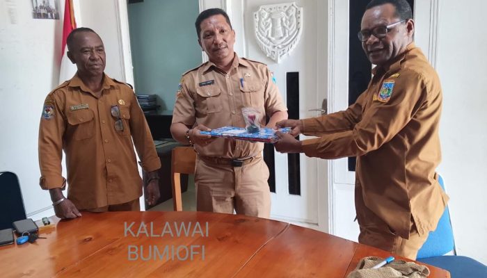 Sertijab Kominfo Nabire : Yermias Degei Sampaikan 7 Poin Penting, Wenzist Lamere Resmi Pimpin