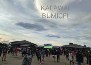Suasana Meriah Nobar Persipura : Pertama Kali Digelar Gubernur, Ribuan Warga Padati Halaman Kantor Pemprov Papua Tengah