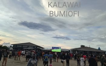 Suasana Meriah Nobar Persipura : Pertama Kali Digelar Gubernur, Ribuan Warga Padati Halaman Kantor Pemprov Papua Tengah