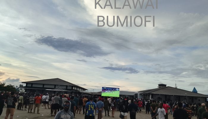 Suasana Meriah Nobar Persipura : Pertama Kali Digelar Gubernur, Ribuan Warga Padati Halaman Kantor Pemprov Papua Tengah