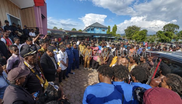 Gelar Aksi Damai, IPMADO Serukan Keadilan dan Perdamaian Dogiyai ke DPRP Papua Tengah