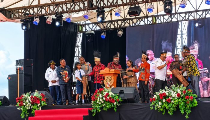 Gubernur Nawipa : Festival Budaya Bukan Seremonial Semata, Tapi Upaya Menjaga Identitas dan Warisan Budaya