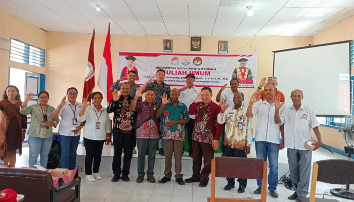 Beri Kuliah Umum di Uswim Nabire, Prof. Fernandes Simangunsong : Mahasiswa Harus Disiplin untuk Membangun Papua
