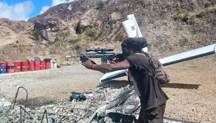 Pilot Amerika Ditembak karena Melanggar Ultimatum TPNPB