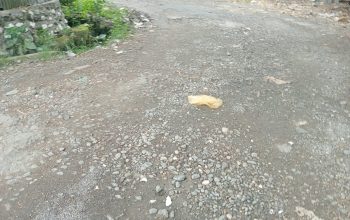 Warga Keluhkan Jalan Rusak di Jalan Ampera Kompleks Yapis Nabire, Akses Transportasi Terganggu