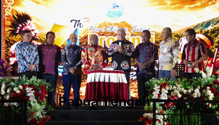 Gubernur Meki: Perjuangan Komarudin Watubun Kunci Ibu Kota Provinsi di Nabire