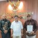 Tim 10 Moker PTFI Serahkan Dokumen Tuntutan Pekerja kepada Penasihat Presiden