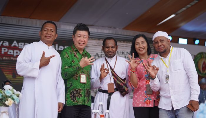 Dua Pastor Hadiri Peringatan 666 Tahun Islam di Fakfak, Simbol Toleransi yang Nyata