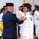 Wagub Deinas Geley Kukuhkan 40 Paskibraka Papua Tengah: Tampil Terbaik, Bawa Nama Daerah Harum di HUT RI