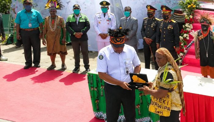 Melalui Pendidikan dan Subsidi Penerbangan, Gubernur Nawipa: Negara Wajib Jamin Kesejahteraan Rakyat Papua Tengah