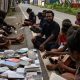 Mabuk di Mapi Duba : Gerakan Literasi Jalanan Meki Tebai Bangun Generasi Muda Nabire