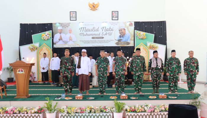 Komandan Korem 173/PVB: Teladani Akhlak Rasulullah untuk Perkuat Persatuan dan Kerja Sama