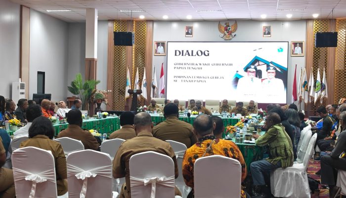 Gubernur Meki Nawipa : Gereja Harus Jadi Kekuatan Moral yang Mengawasi Pemerintah