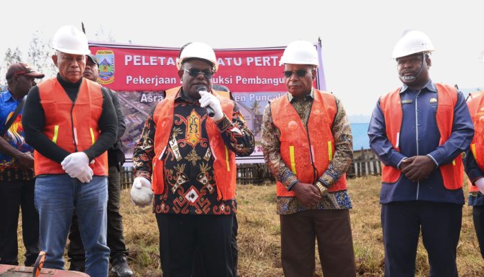Gubernur Meki Dorong Sekolah Berpola Asrama untuk Perkuat Pendidikan di Puncak