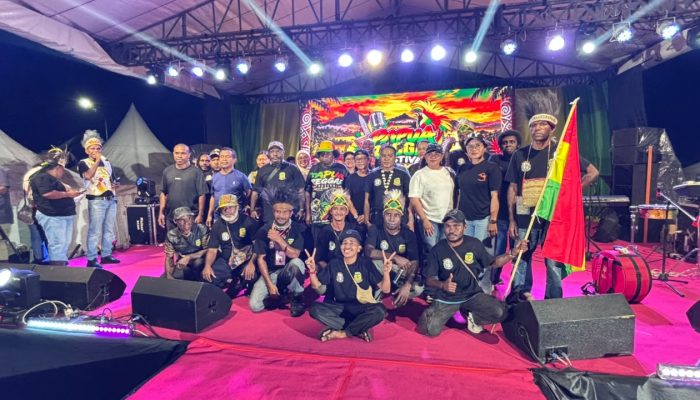 FOMIKA Dorong Musisi Amungme dan Kamoro Berkembang