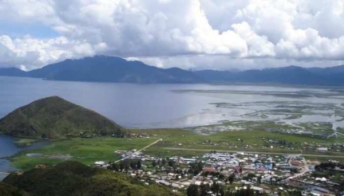 Paniai : Dari Wisselmeren (Enarotali – Nabire – Enarotali)