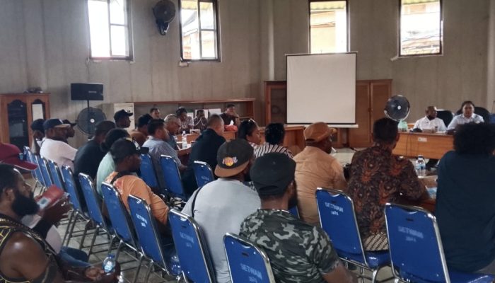 Wartawan Diminta Keluar dari RDP DPRK Nabire, Ketua DPRK Sebut Pertemuan Bersifat Terbatas