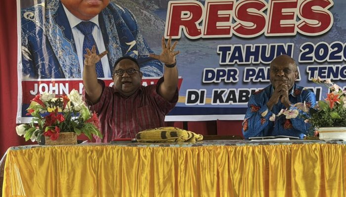 John Gobai Sosialisasikan Emawa sebagai Nama Lain Kampung di Paniai